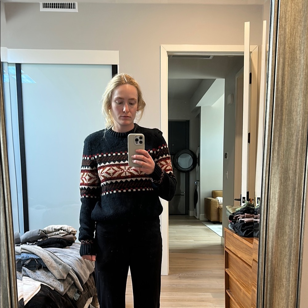 Black and Red Wool Blend Crew Neck Christmas or Apres’ Ski Sweater